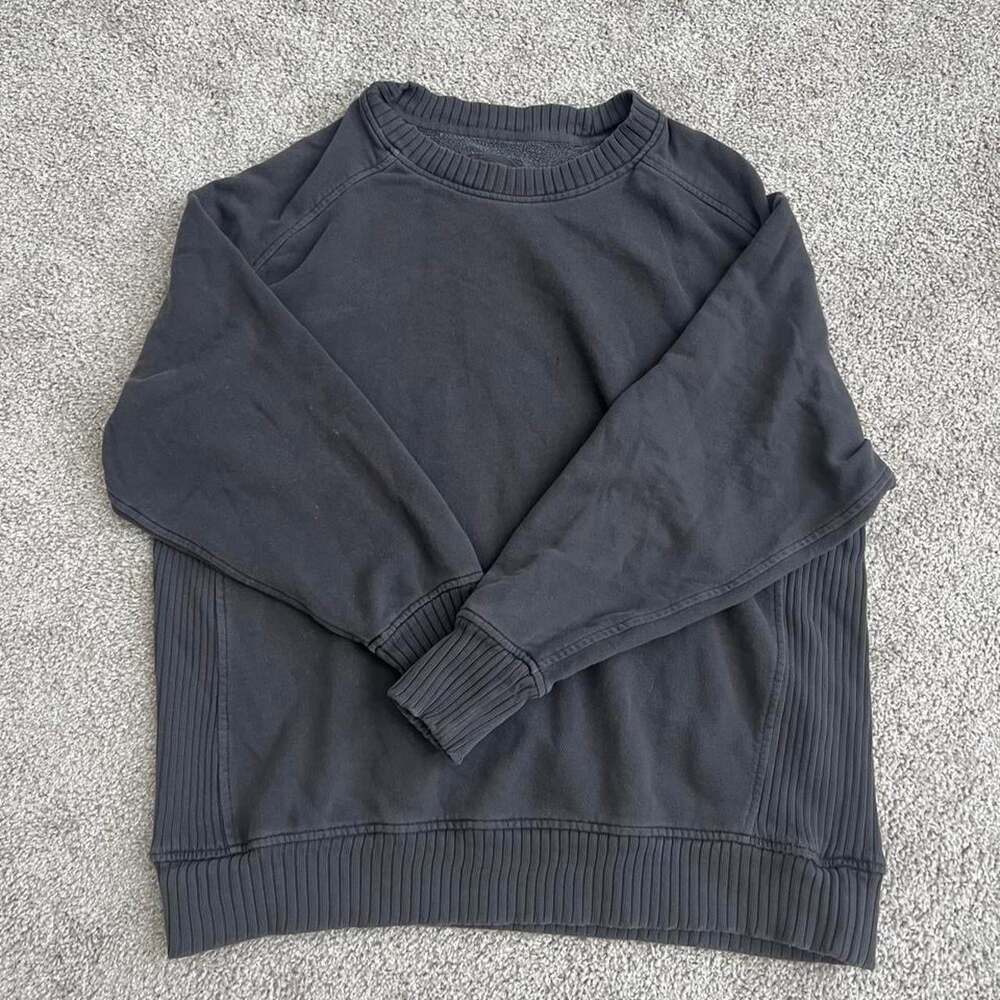 Aerie Women's Black and Grey Sweatshirt